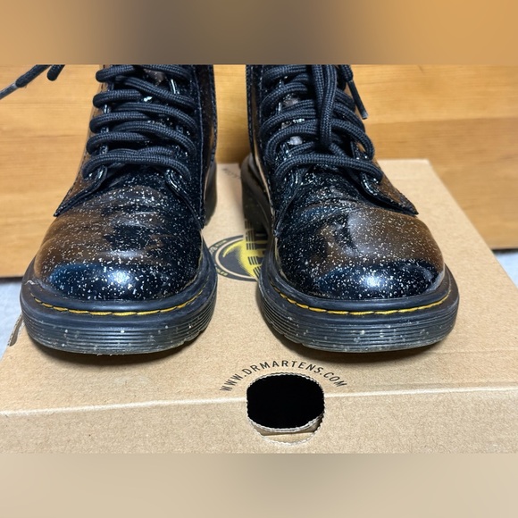DR. MARTENS Girls 1460 Glitter Star Lace Up Boots Fashion (Little Big Kid) 13 - Picture 2 of 13